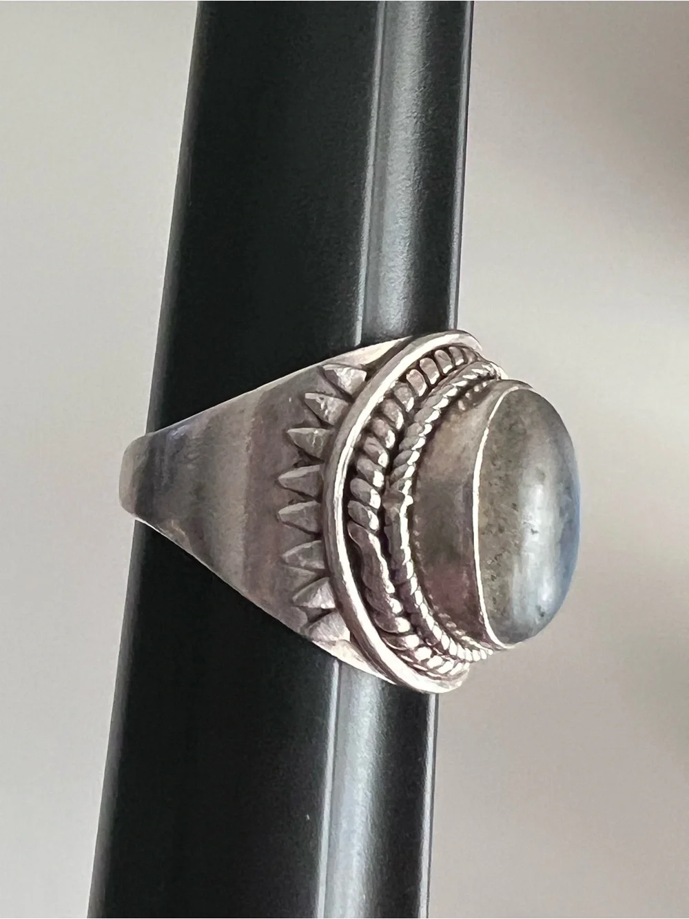 925 Sterling Silver Oval Labradorite Or Rainbow Moonstone Ring Size 8.75